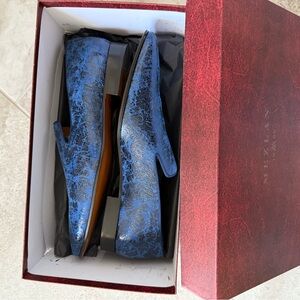 Median brand new men shoes